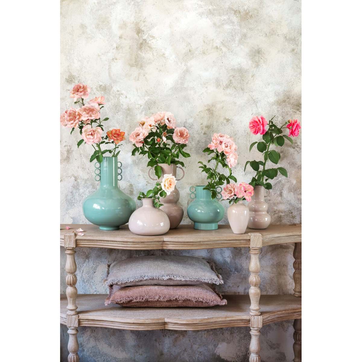 Vaso Decorativo in Metallo 15x15x30 cm – Collezione Carmen - immagine 3