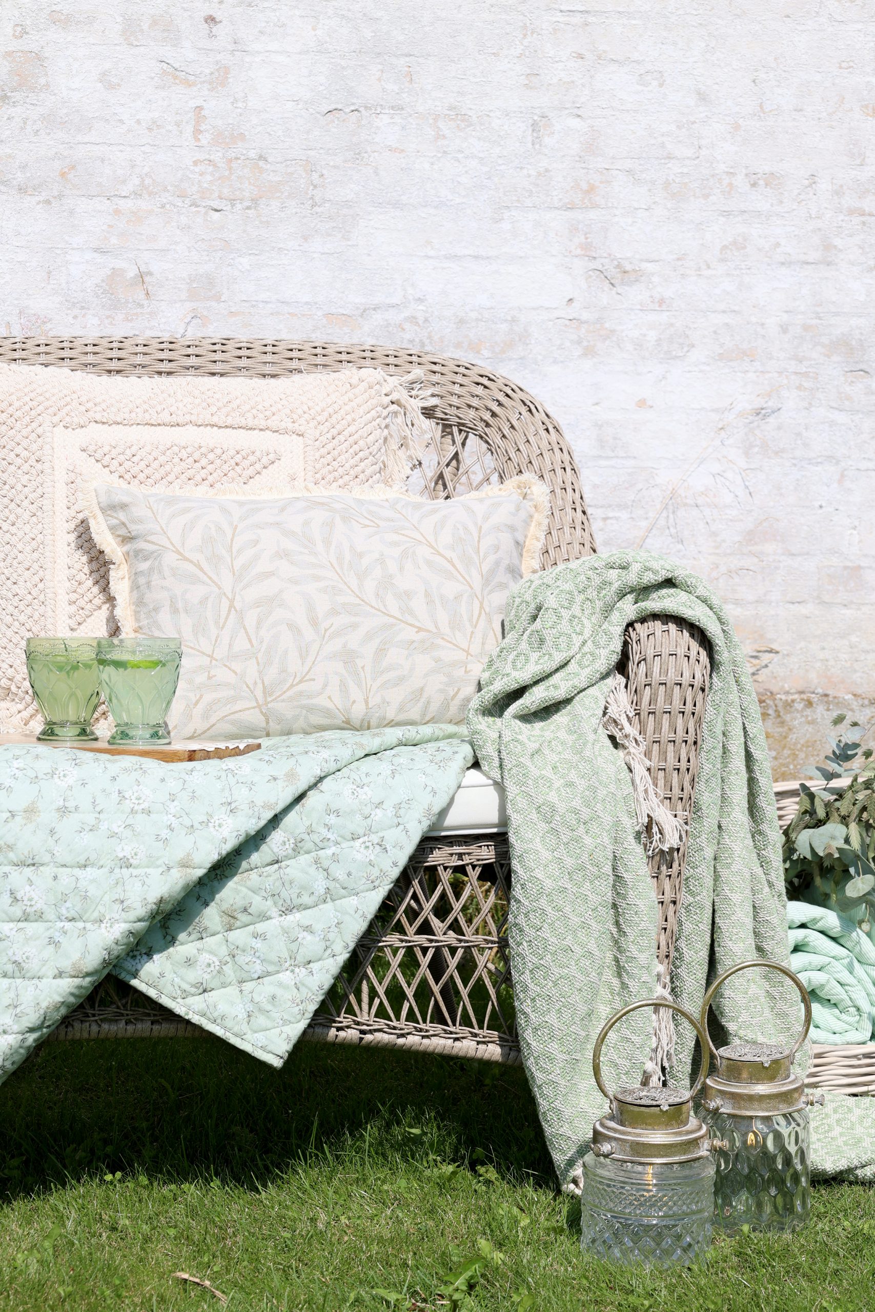 Trapunta Aix con Fiori L180 × W130 – Verde e Crema - immagine 3
