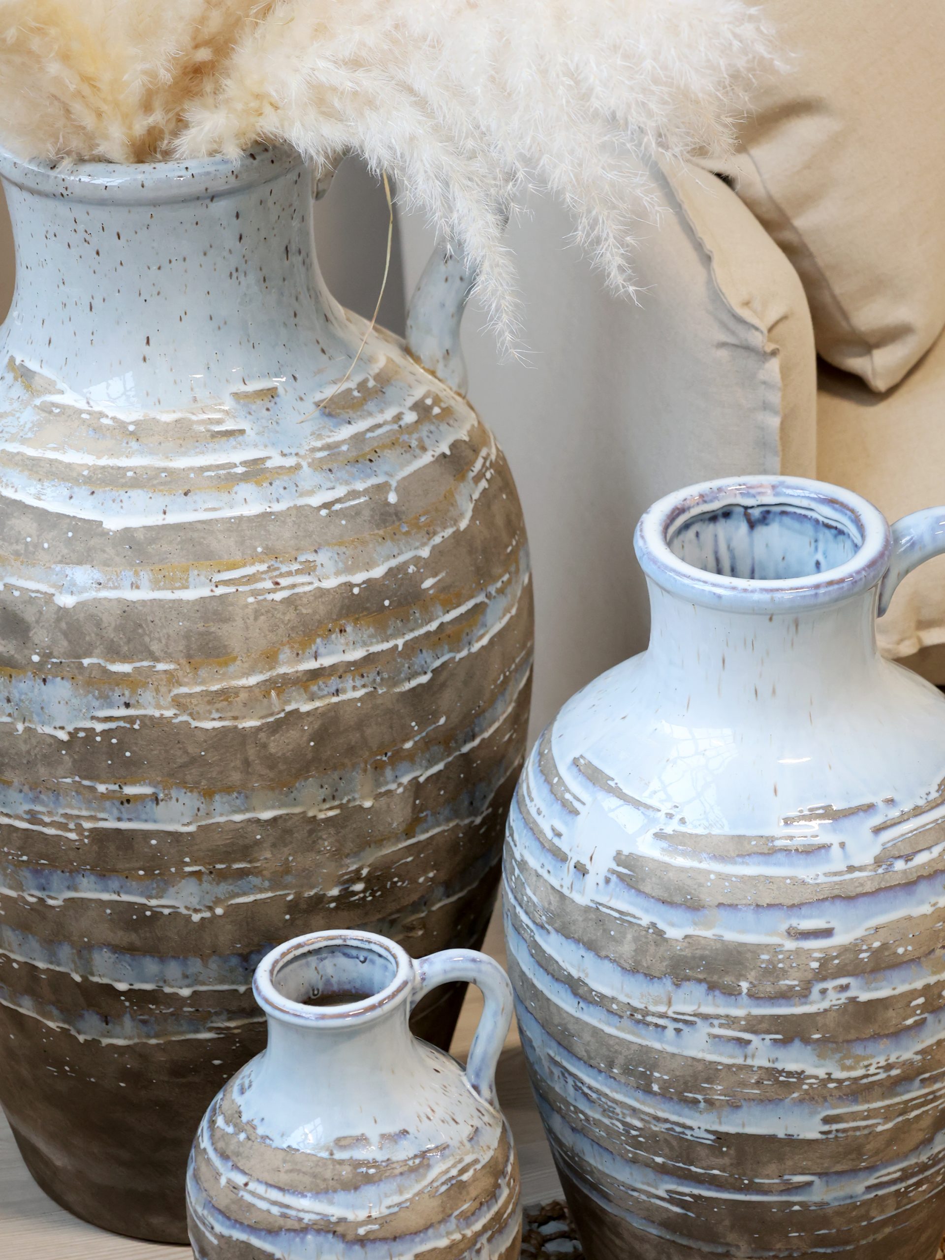 Vaso Maxim con Manico Opale H31,5/D18 – Ceramica Dipinta a Mano - immagine 5